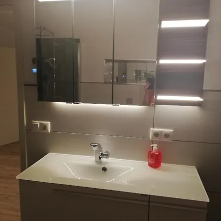 Emmerich S Neu Errichtete Dg-wohnung 아파트 *